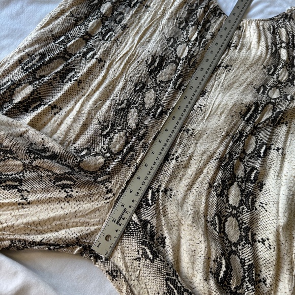 Women's Palazzo Capri Jumpsuit Snakeskin Print Size S Spaghetti Strap Festival - Picture 9 of 16